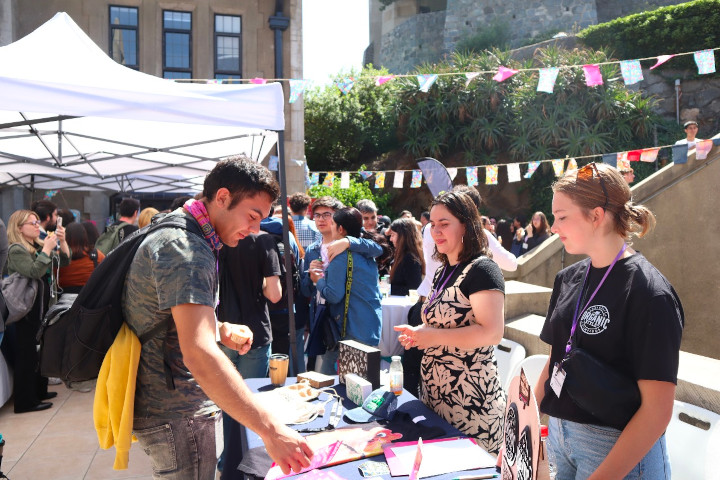 Estudiantes ganan Valparaíso Challenge con aplicación de celular para prepararse para la Prueba de Acceso a la Educación Superior